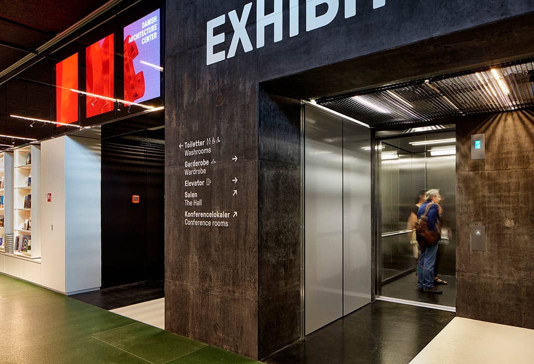 Img_BLOX Carousel Elevator indenfor