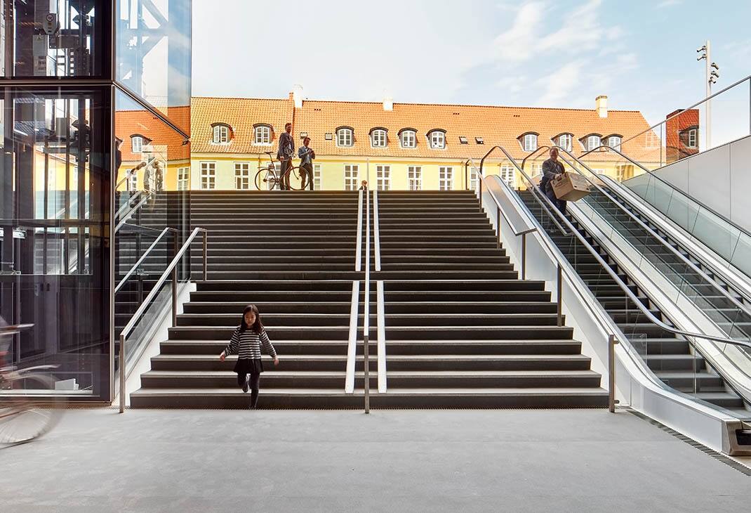 Img_BLOX Carousel rulletrappe og elevator