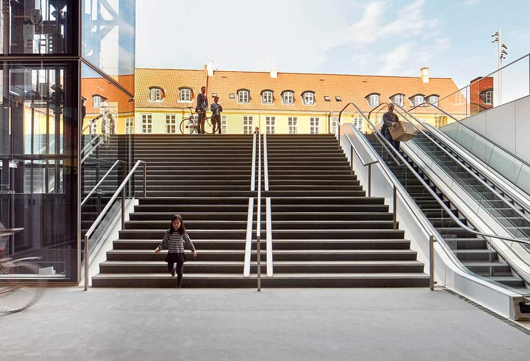 Img_BLOX Carousel rulletrappe og elevator