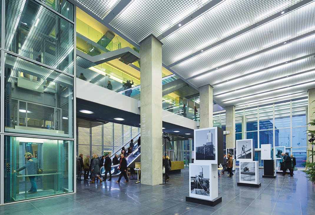 img_reference_de rotterdam lobby